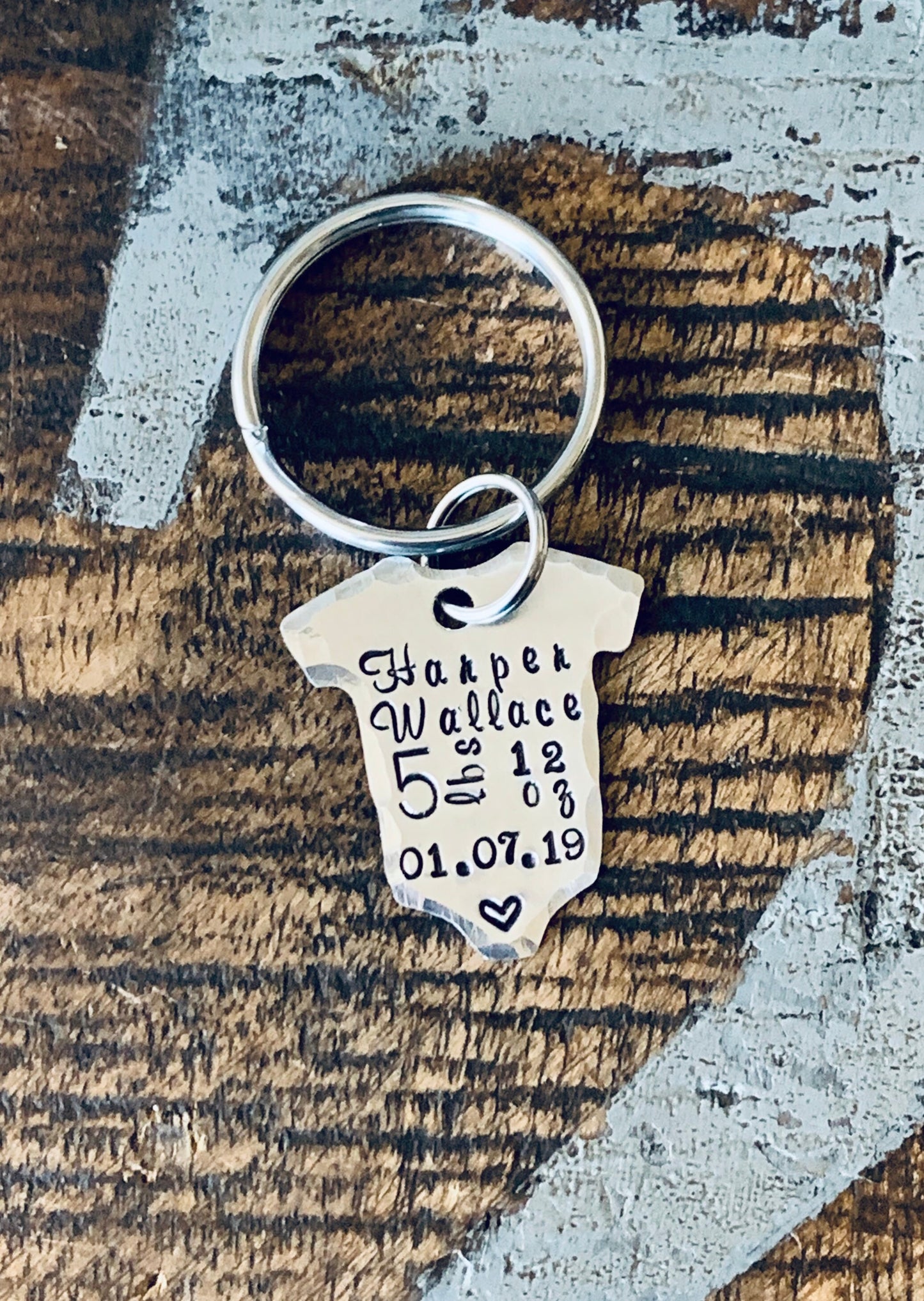 Silver Onesie Keychain Baby Announcement Baby Statistics Keychain New Baby Gift for Dad Baby Gift for Mom Baby Weight Time Date Keepsake Bab