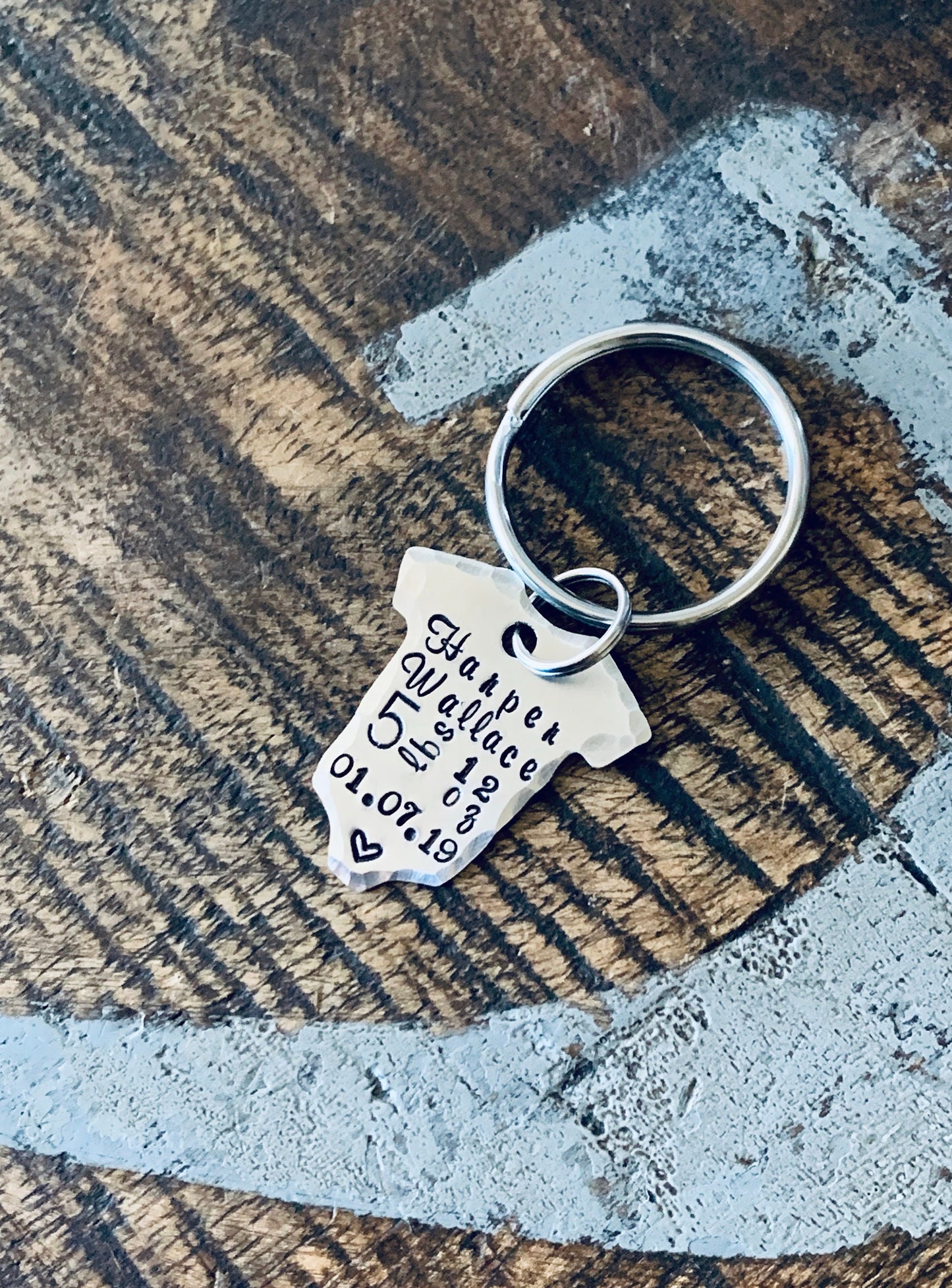Silver Onesie Keychain Baby Announcement Baby Statistics Keychain New Baby Gift for Dad Baby Gift for Mom Baby Weight Time Date Keepsake Bab