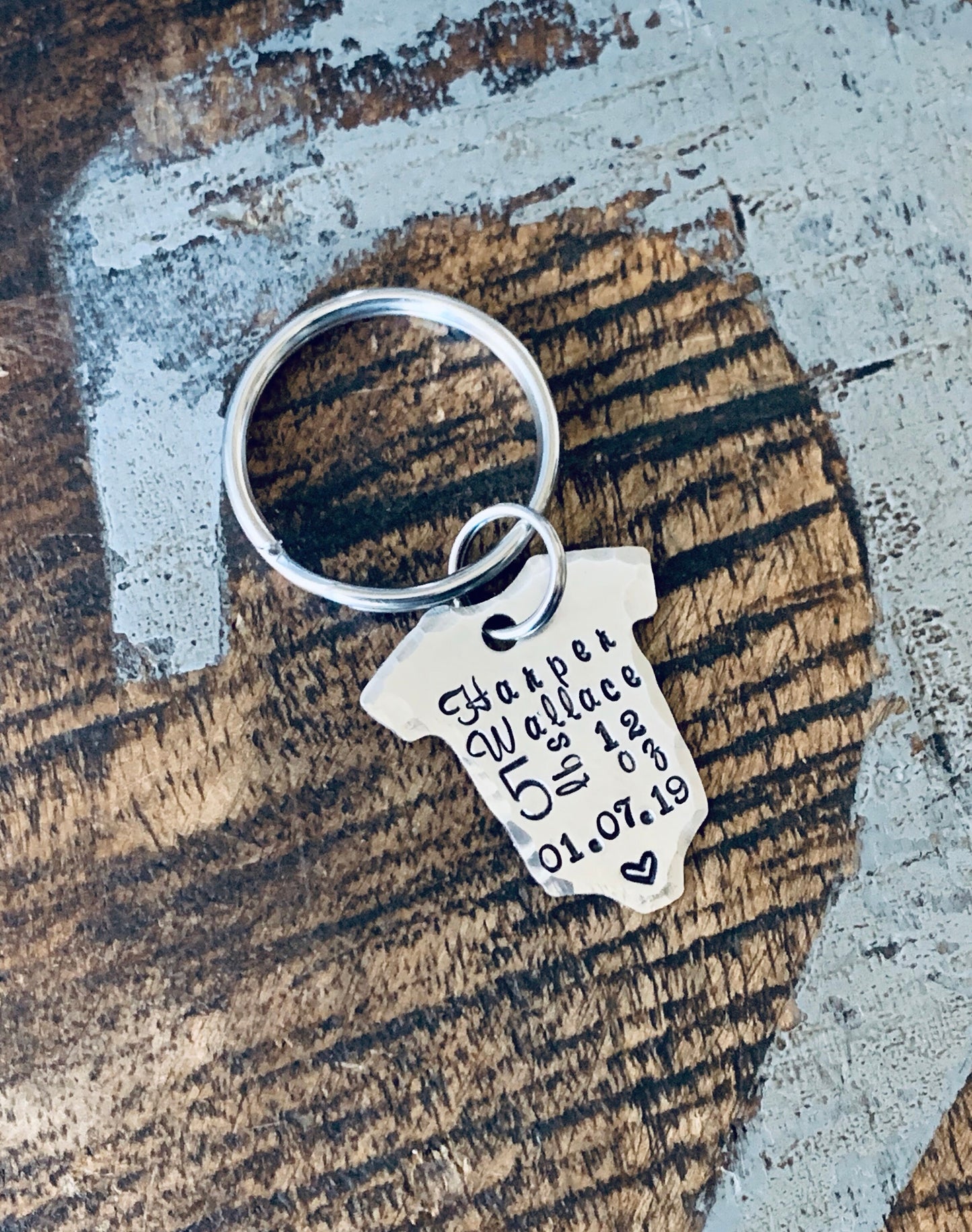 Silver Onesie Keychain Baby Announcement Baby Statistics Keychain New Baby Gift for Dad Baby Gift for Mom Baby Weight Time Date Keepsake Bab